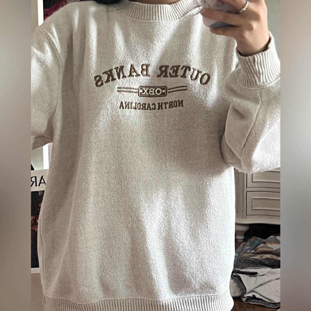 Outer banks crewneck size medium
